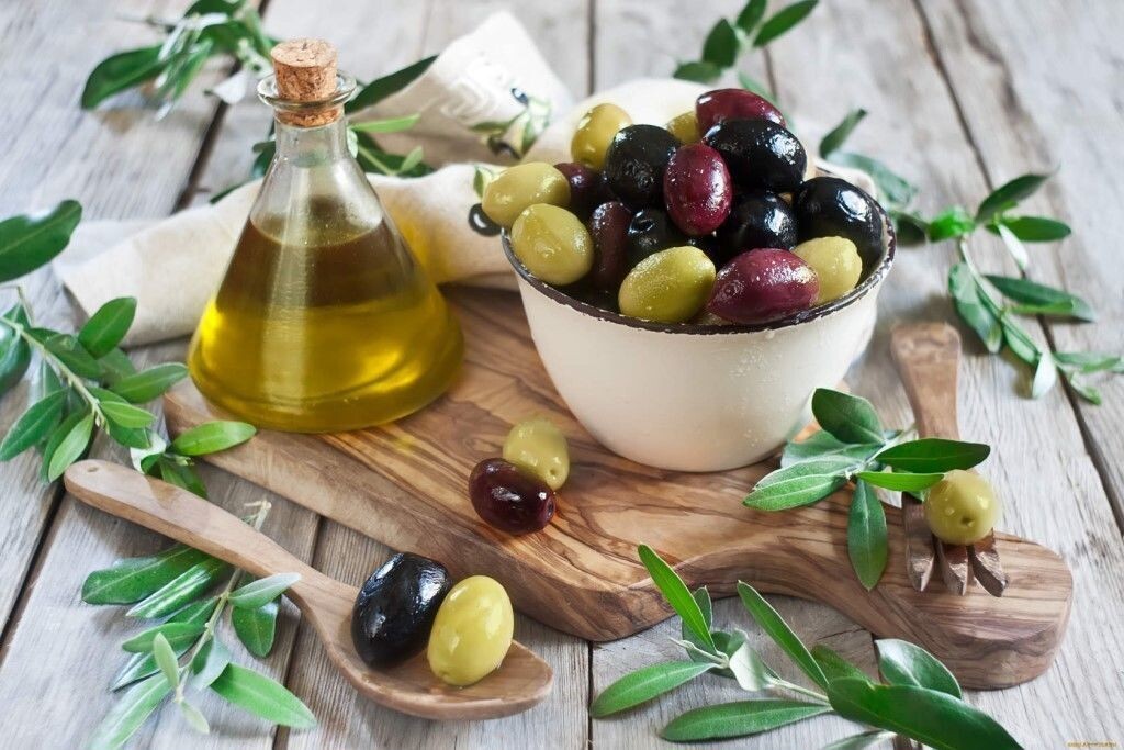 В Греции существует три основных вида оливок, которые используются в производстве продукции DELPHI.